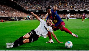 برشلونة البطل ينهي موسمه في "الليغا" بالخسارة من فالنسيا
