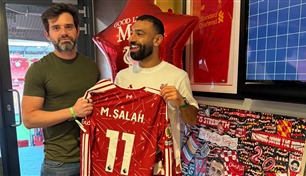 رامي عباس يفاجئ جمهور محمد صلاح بصورة 