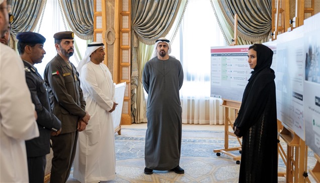 ذياب بن محمد بن زايد يطلع على مستجدات مشاريع قطارات الاتحاد