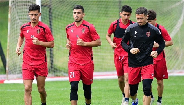 في قلب الجزائر.. زمالك الفن والمهارة في اختبار اتحاد الجسارة