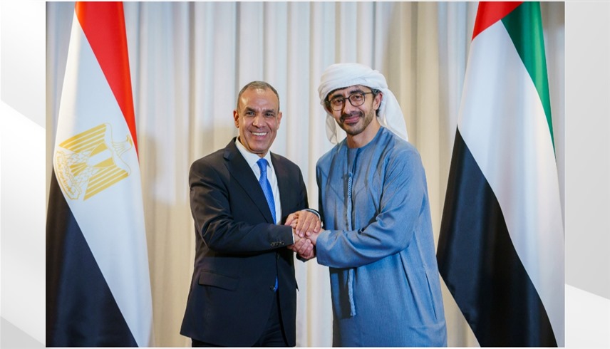 عبدالله بن زايد ونظيره المصري يبحثان تطورات الأوضا