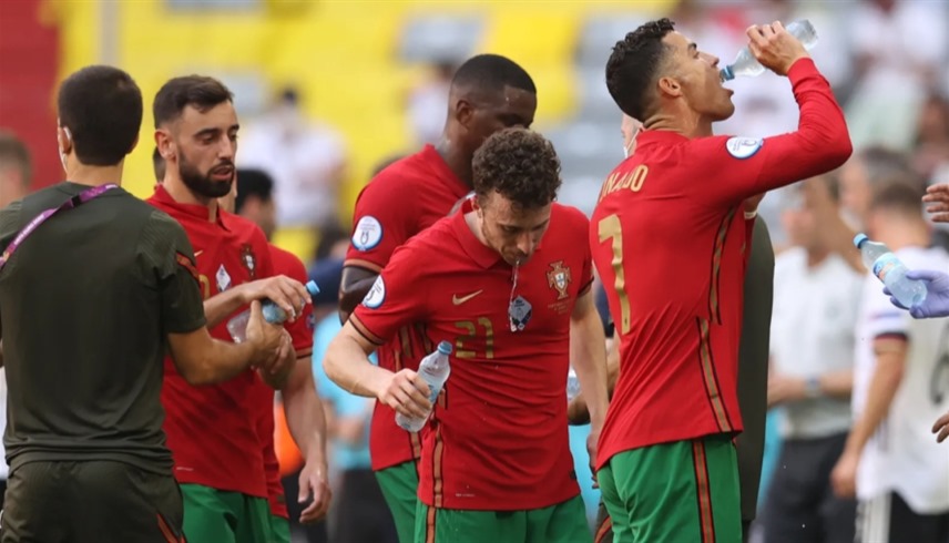 إعلانات استراحات شرب المياه في المونديال منجم ذهب لشبكة فوكس (رويترز)