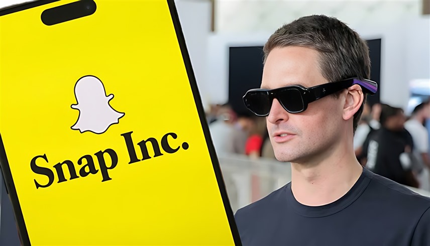 إيفان شبيغل مرتدياً نظارة سناب الجديدة (24)
