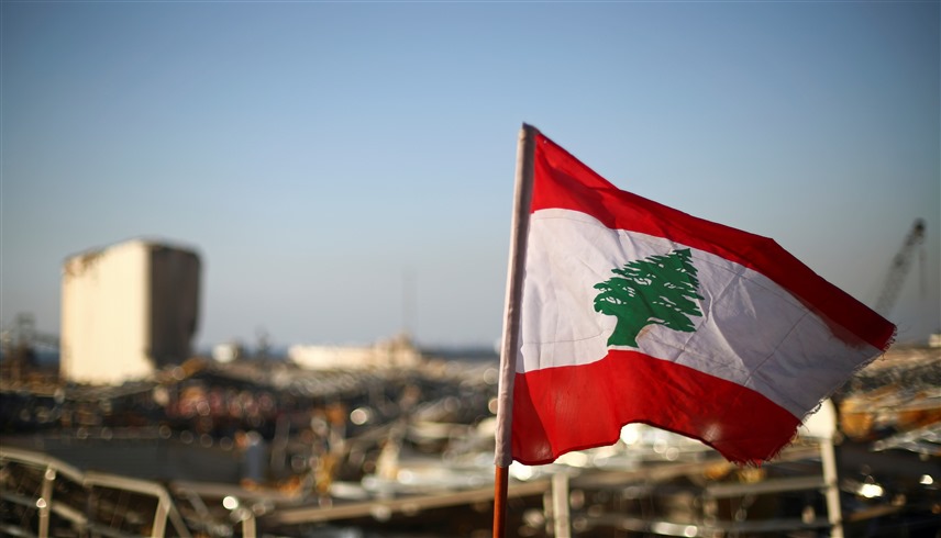 العلم اللبناني (رويترز)