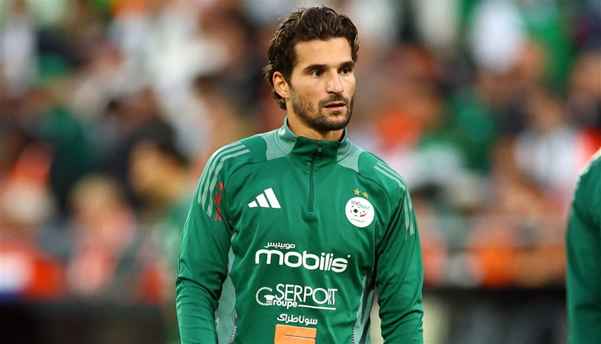 نجم منتخب الجزائر حسام عوار (رويترز)