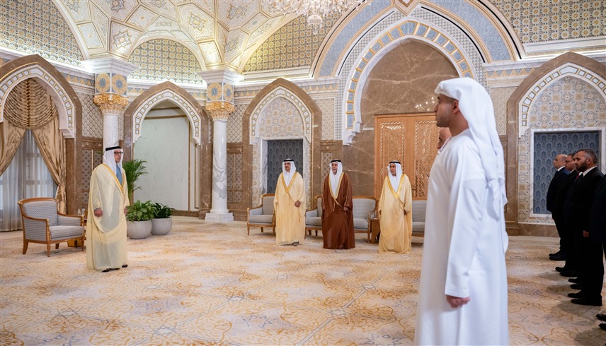 أمام منصور بن زايد.. 23 قاضياً وعضو نيابة يؤدون ال