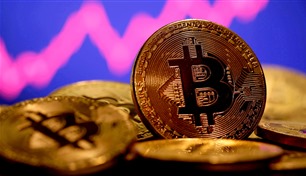 خسائر تقارب 140 مليار دولار تضرب سوق العملات الرقمية 