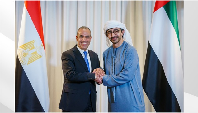 عبدالله بن زايد ونظيره المصري يبحثان تطورات الأوضاع الإقليمية