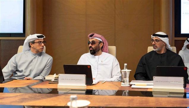 طحنون بن زايد يرأس اجتماع مجلس الشؤون الاستثمارية في أبوظبي
