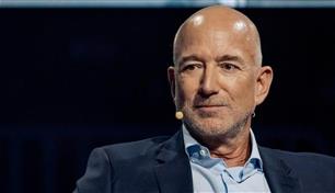 "لم أستطع البقاء مُتفرجاً".. جيف بيزوس يعود إلى منصب الرئيس التنفيذي