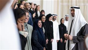محمد بن زايد يستقبل فريق عمل الاحتفال الرسمي بعيد الاتحاد الـ54