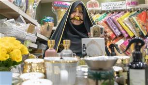 إماراتيات يحوّلن إرث العود والدخون إلى مشاريع مبتكرة