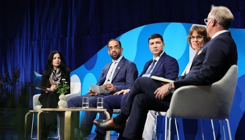 جانب من لقاءات ومناقشات دائرة الطاقة في أبوظبي خلال "أسبوع المياه العالمي 2026" (وام)