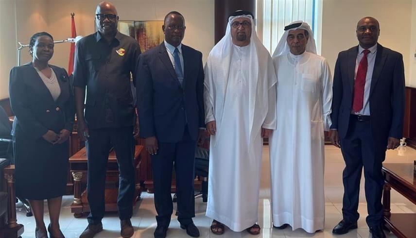 جانب من لقاء الوفدين الإماراتي 