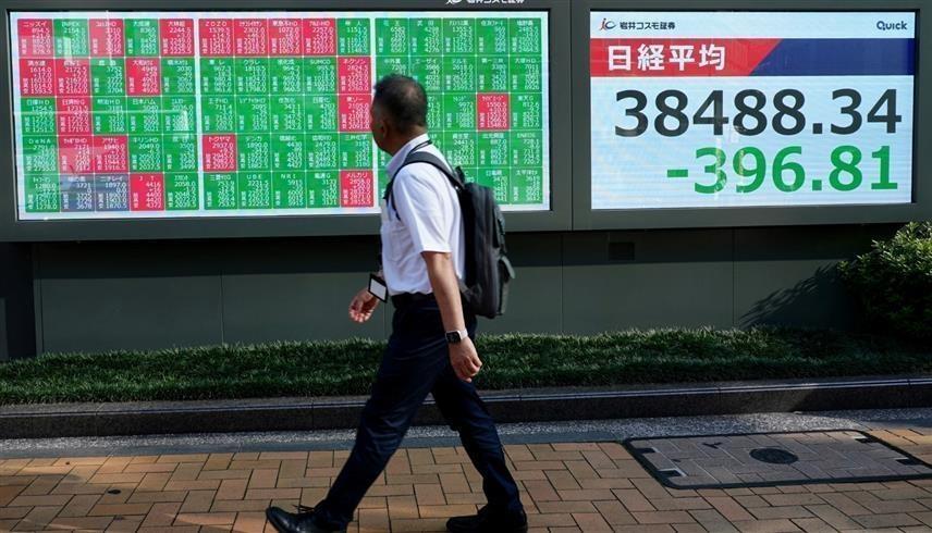 لوحة تعرض مؤشرات بورصة طوكيو (أ ف ب)