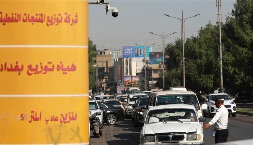 جانب من الطوابير أمام محطات الوقود في العراق (أ ف ب)