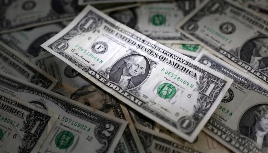 أوراق نقدية من فئة الدولار الأمريكي (رويترز)