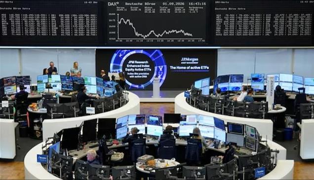 أسهم أوروبا تغلق عند قاع شهر بسبب مخاوف التضخم