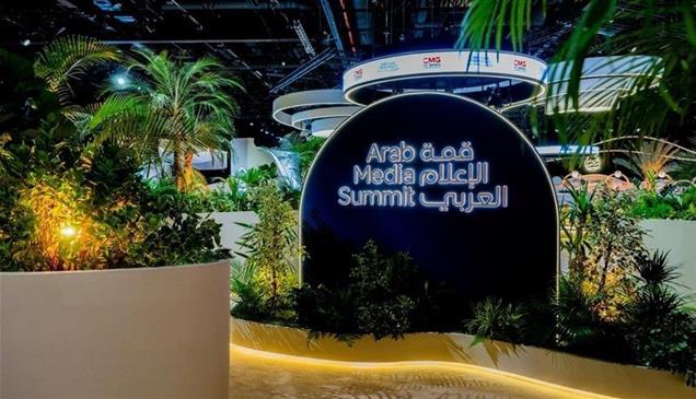 من الإعلانات إلى البيانات.. 25 عاماً غيّرت اقتصاد الإعلام العربي