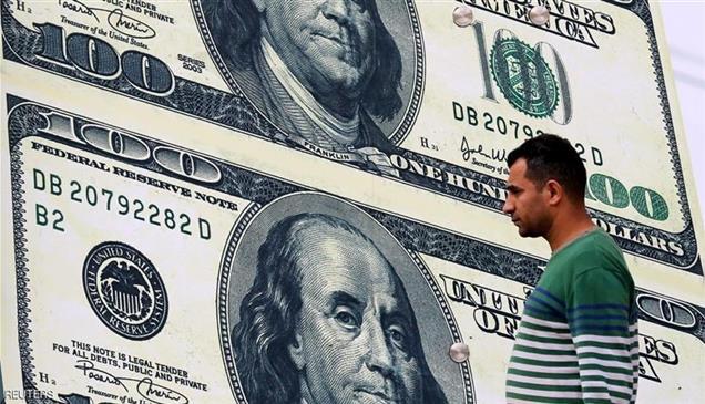 سعر الدولار في مصر.. لماذا يتراجع الجنيه أمام العملة الأمريكية؟