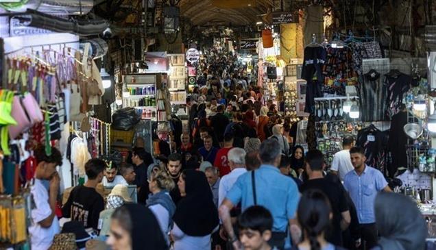 طباعة النقود تكشف فقدان السيطرة على التضخم في إيران