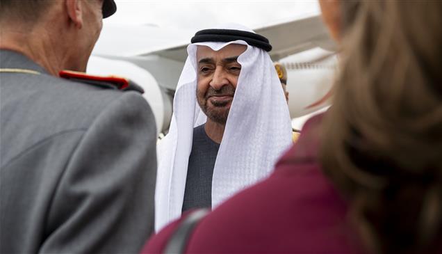 محمد بن زايد يصل برلين وسط مراسم استقبال رسمية ومرافقة جوية