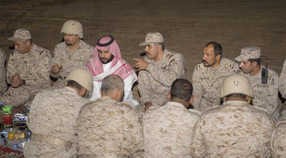 ولي ولي العهد السعودي ووزير الدفاع الأمير محمد بن سلمان خلال زيارته التفقدية للحد الجنوبي للمملكة (المواطن السعودية)