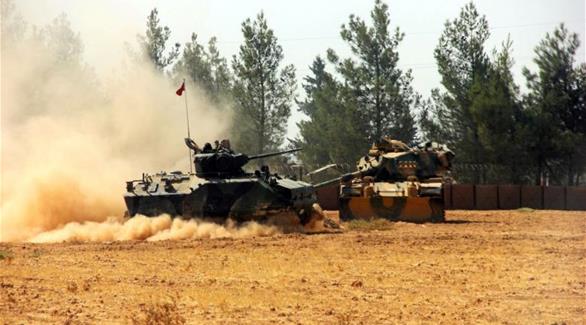 دبابات تركية على الحدود السورية (رويترز)