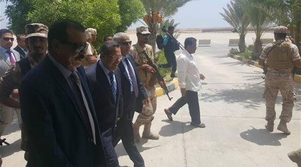 الحكومة اليمنية برئاسة أحمد بن دغر تنهي زيارة تفقدية لحضرموت وسقطرى وتعود لعدن (أرشيف)