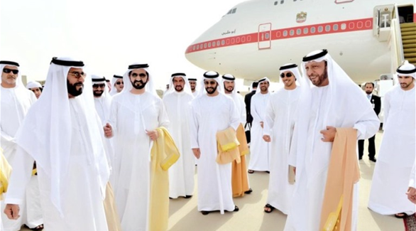 رئيس الإمارات يعود إلى أرض الوطن بعد زيارة خاصة للخارج (وام)