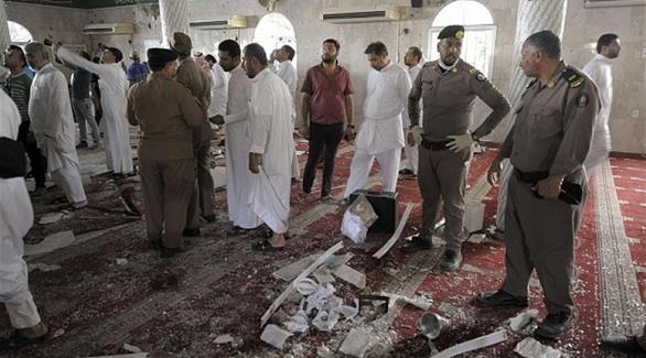 صورة بعد انفجار مسجد للشيعة في محافظة القطيف السعودية (أرشيف)