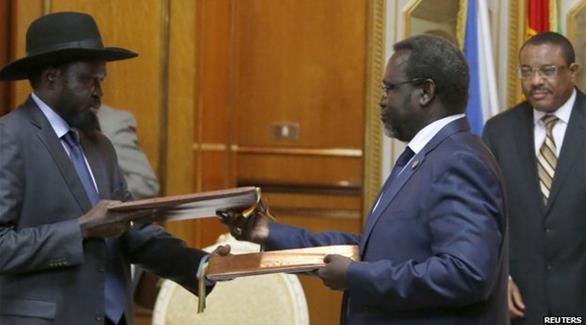 طرفا الصراع جنوب السودان يوقعان اتفاق سلام(رويترز)