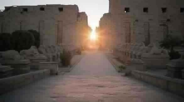 تعامد الشمس على قدس الأقداس بمعبد الكرنك (أرشيف)