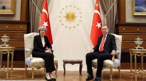 رجب طيب أردوغان وتيريزا ماي في قصر الجمهورية التركية (رويترز)