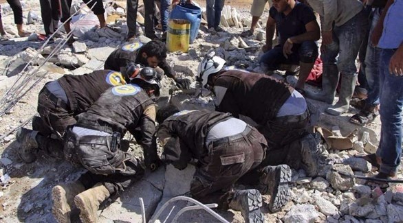 محاولات العثور على ناجين بعد غارات جوية في سوريا (أرشيف)