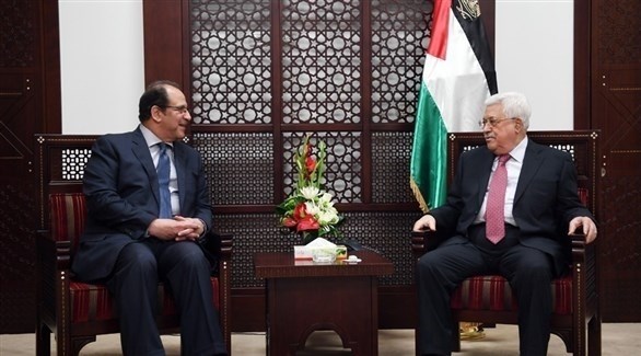الرئيس الفلسطيني محمود عباس ووزير المخابرات المصرية اللواء عباس كامل (أرشيف)
