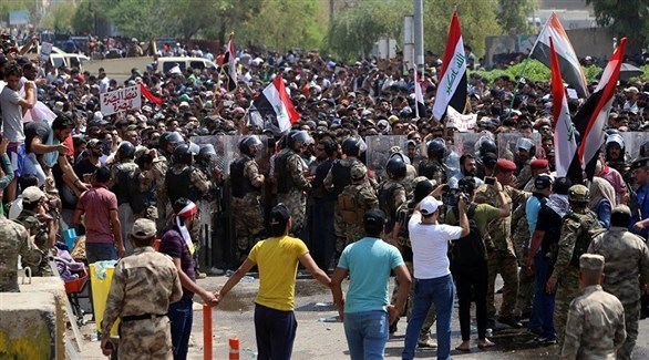 عراقيون في الاحتجاجات الشعبية التي عمت البصرة في سبتمبر الماضي (أرشيف)