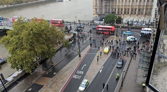 الشرطة البريطانية تفرض طوقاً أمنياً للتحقق من طرد مشبوه قرب البرلمان (تويتر)