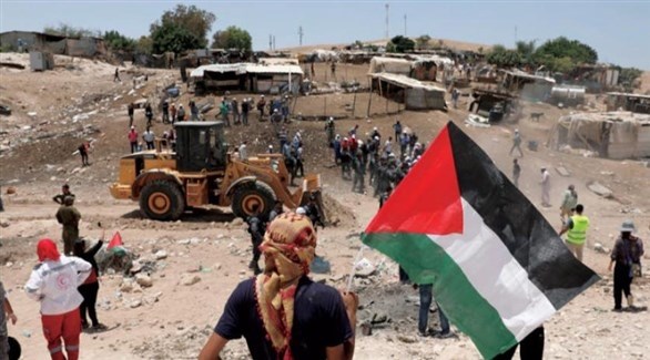 فلسطينيون يحتجون على هدم منازلهم في الخان الأحمر (أرشيف)