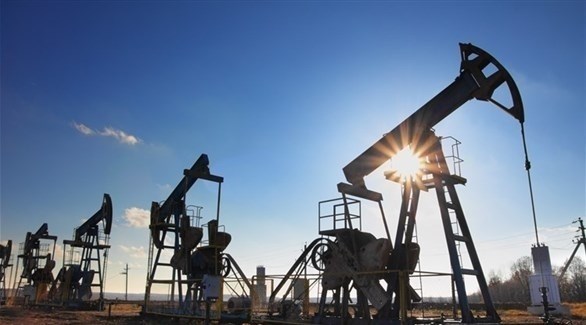 توقعات بانخفاض المعروض يرفع أسعار النفط (أرشيف)