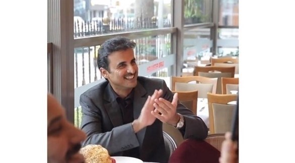 أمير قطر الشيخ تميم في المطعم التركي باسطنبول (أرشيف)