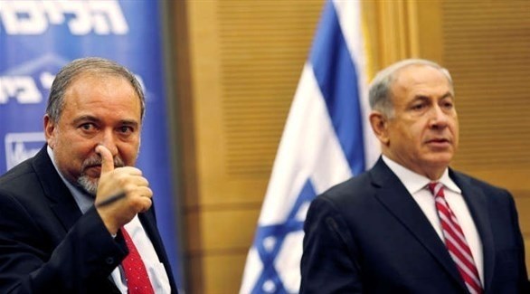 رئيس الوزراء الإسرائيلي بنيامين نتانياهو ووزير الدفاع المستقيل أفيغدور ليبرمان.(أرشيف)