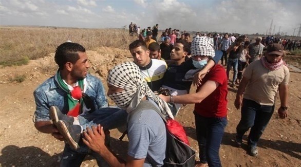 شاب فلسطيني يصاب في أحد مسيرات العودة على حدود غزة (أرشيف)
