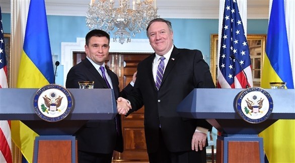 وزير الخارجية الأمريكي بومبيو ونظيره الأوكراني كليمكين (أرشيف) 