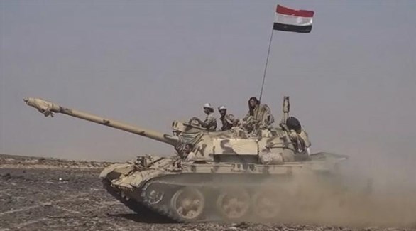 جنود على دبابة للجيش اليمني الوطني (سبتمبر نت)