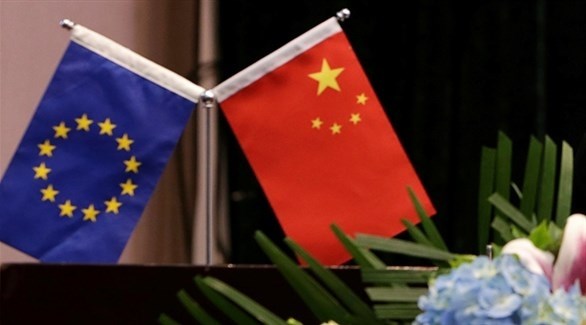 علما الصين والاتحاد الأوروبي (أرشيف)