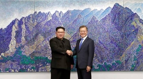رئيس كوريا الجنوبية مون جيه إن وزعيم كوريا الشمالية كيم جونغ أون (أرشيف)