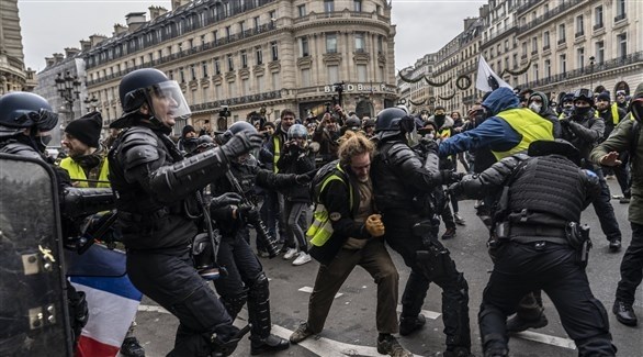 مواجهات بين الشرطة الفرنسية و"السترات الصفراء" في باريس.(أرشيف)
