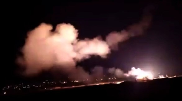 لقطة لصاروخ  إسرائيلي في سماء دمشق الثلاثاء .(أف ب)