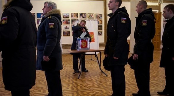 بحارة أسطول البحر الأسود الروسي يشاركون في التصويت المبكر للانتخابات الرئاسية الروسية  (المصدر)